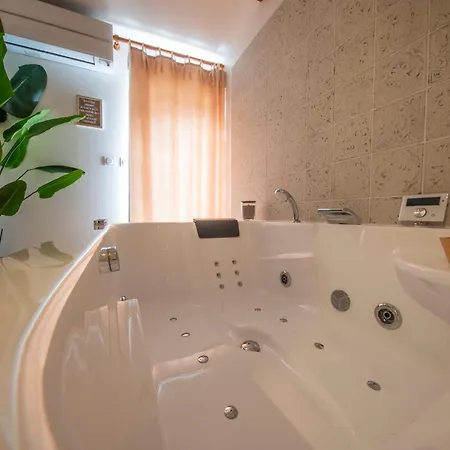 Jacuzzi 2 Places, Terrasse, Bord Riviere D'ain Appartement Varambon